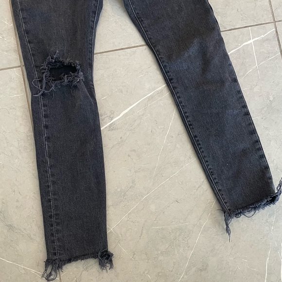 Levi’s High Waist Jean - Picture 4 of 8